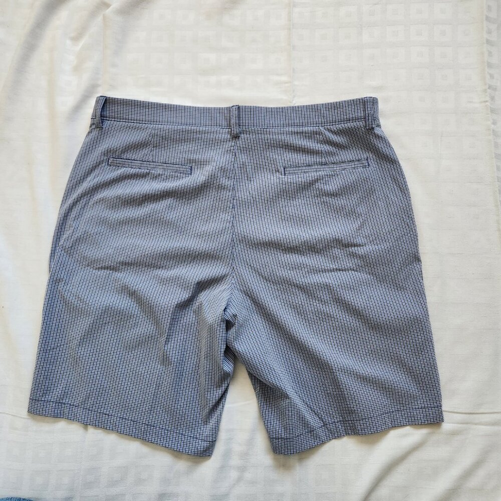 PGA Tour Golf Shorts Mens 38 Blue Gray Checks Performance Stretch 10" Inseam - Picture 2 of 3
